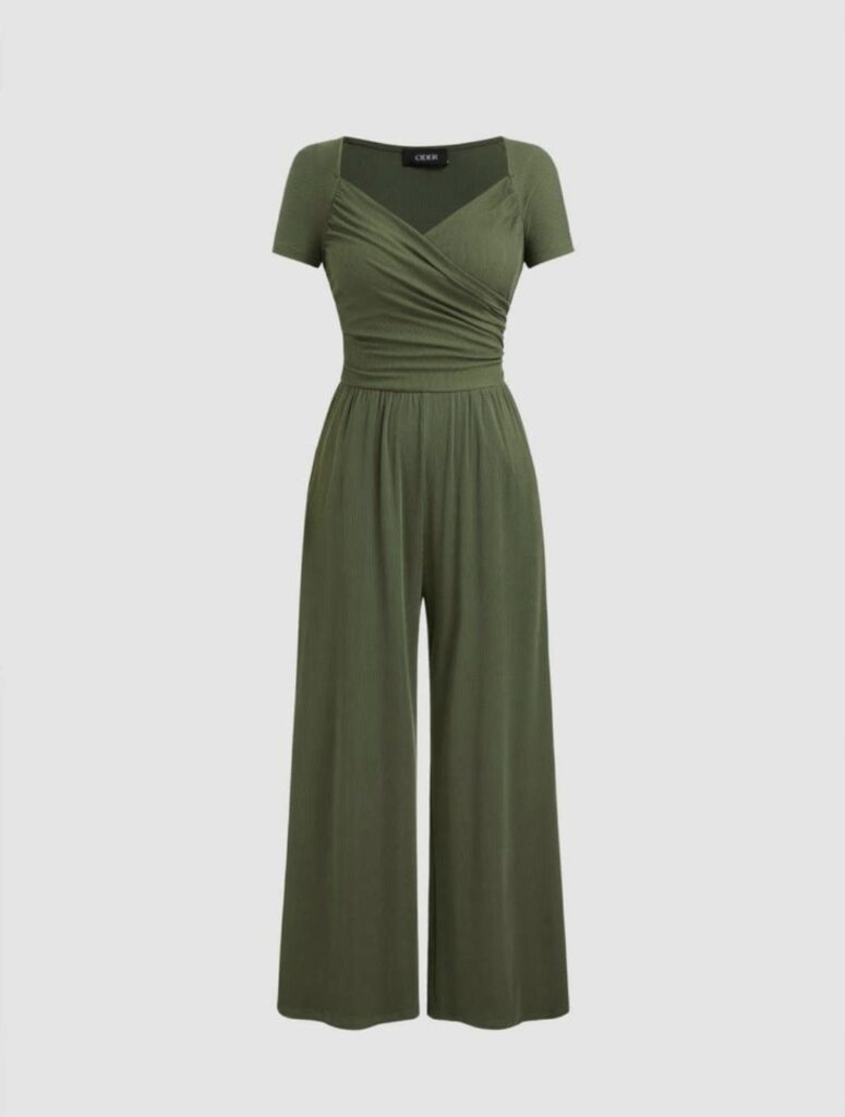 With balanced shoulders and hips and a naturally defined waist, hourglass figures look great in tailored co-ord sets. High-waisted trousers and fitted or wrap-style tops beautifully enhance your natural shape.